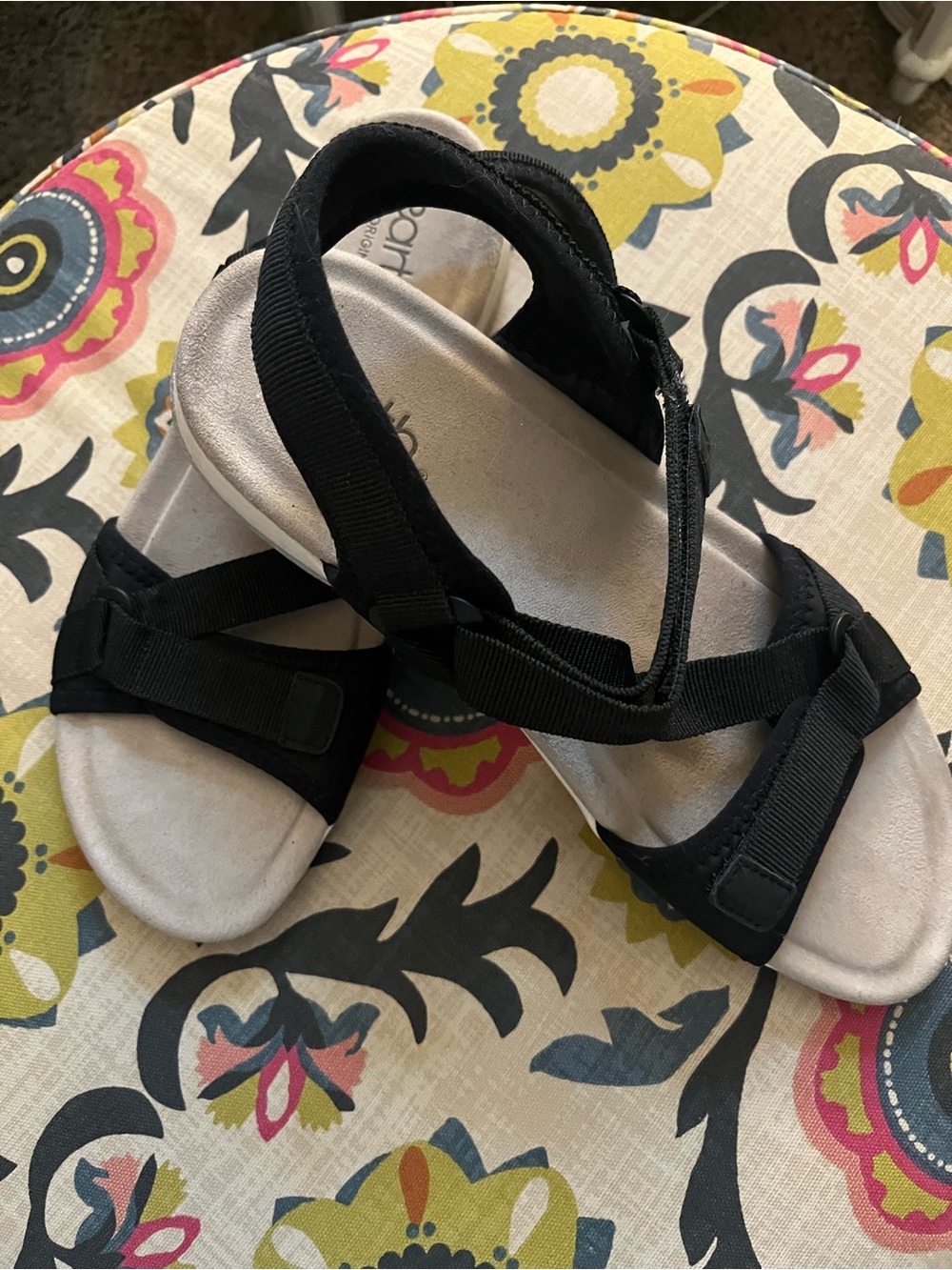Earth Origins Black Comfort Strappy Sandals - Picture 2 of 7